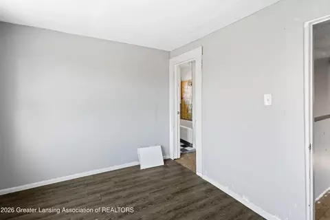 Entry Way - 516 Smith Ave, Lansing, MI 48910 photo 5 of 5