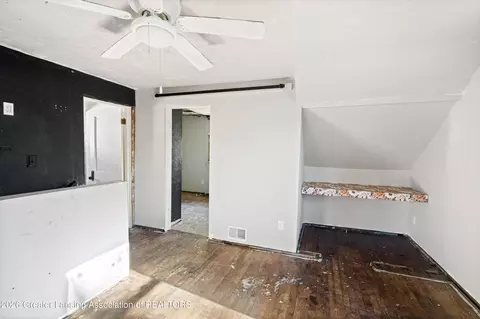 Bedroom - 516 Smith Ave, Lansing, MI 48910 photo 5 of 5