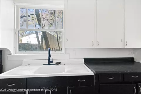 Kitchen - 516 Smith Ave, Lansing, MI 48910 photo 1 of 1