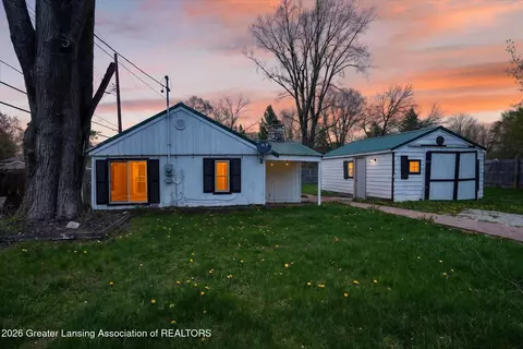 3024 W Jolly Rd, Lansing, MI 48911