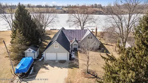 4941 Skyline Dr, Perrinton, MI 48871