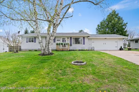 11305 Nixon Rd, Grand Ledge, MI 48837