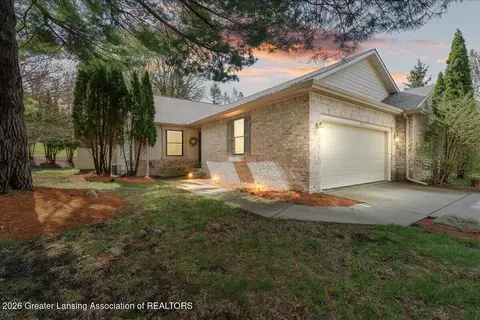 6212 E Timber View Dr, East Lansing, MI 48823