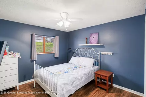 Bedroom - 6275 Lake Dr, Haslett, MI 48840 photo 3 of 4