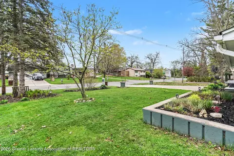 Exterior - 6275 Lake Dr, Haslett, MI 48840 photo 4 of 10