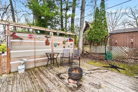 Exterior - 6275 Lake Dr, Haslett, MI 48840 photo 8 of 10