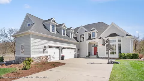 6106 Fresno Ln, East Lansing, MI 48823