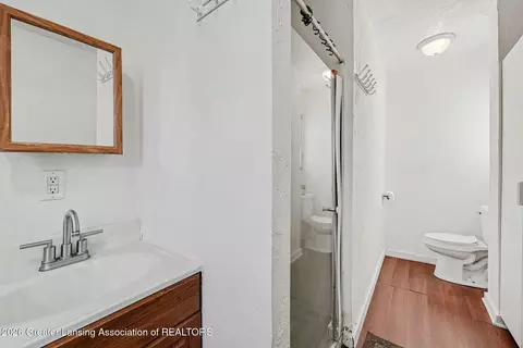 Bath - 305 Euclid Ave, Jackson, MI 49203 photo 1 of 1