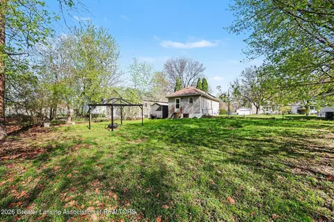 Exterior - 305 Euclid Ave, Jackson, MI 49203 photo 5 of 6