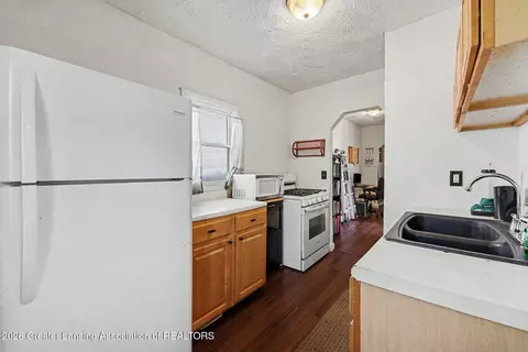 Kitchen - 305 Euclid Ave, Jackson, MI 49203 photo 1 of 1