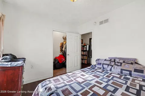 Bedroom - 305 Euclid Ave, Jackson, MI 49203 photo 2 of 2