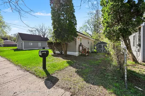 Exterior - 305 Euclid Ave, Jackson, MI 49203 photo 2 of 6