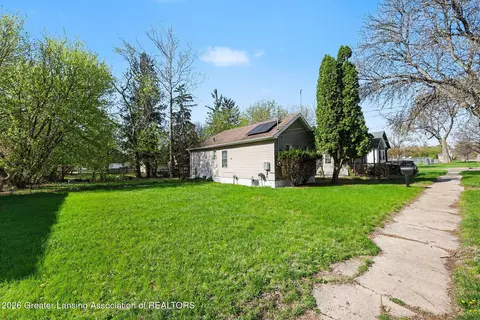 Exterior - 305 Euclid Ave, Jackson, MI 49203 photo 4 of 6