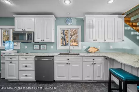 Kitchen - 1328 Shepard St, Crystal, MI 48818 photo 2 of 5