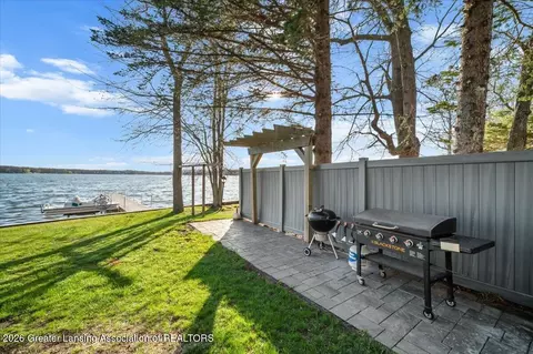 Exterior - 1328 Shepard St, Crystal, MI 48818 photo 6 of 8