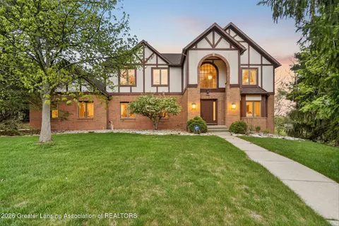 3600 Beech Tree Ln, Okemos, MI 48864