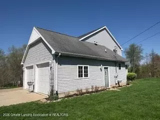 2092 Arch Rd, Eaton Rapids, MI 48827