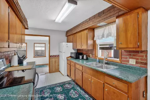 Kitchen - 8410 Coleman Rd, Haslett, MI 48840 photo 1 of 3