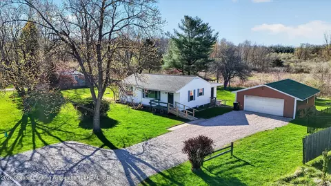View/Area - 8410 Coleman Rd, Haslett, MI 48840 photo 1 of 7