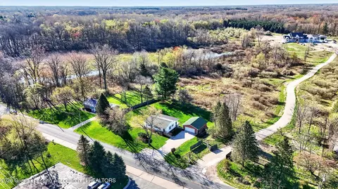 View/Area - 8410 Coleman Rd, Haslett, MI 48840 photo 3 of 7