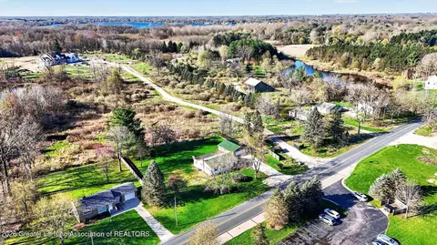 View/Area - 8410 Coleman Rd, Haslett, MI 48840 photo 2 of 7
