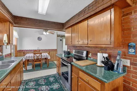Kitchen - 8410 Coleman Rd, Haslett, MI 48840 photo 3 of 3