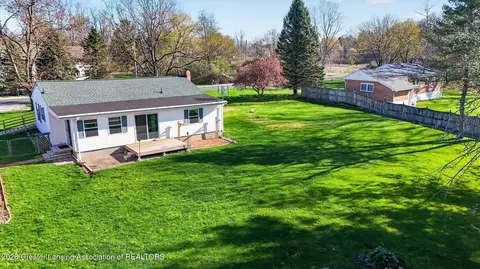 View/Area - 8410 Coleman Rd, Haslett, MI 48840 photo 6 of 7