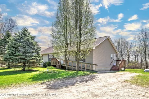 2709 W Miller Rd, Morrice, MI 48857
