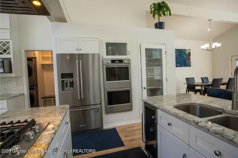 Kitchen - 2159 Long Leaf Trl, Okemos, MI 48864 photo 4 of 6