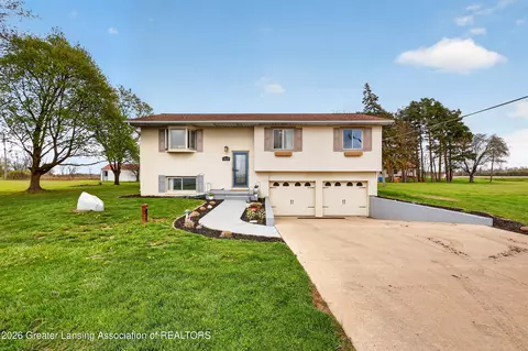 13058 Benton Rd, Grand Ledge, MI 48837