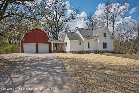 Exterior - 652 E Jefferson St, Grand Ledge, MI 48837 photo 8 of 8
