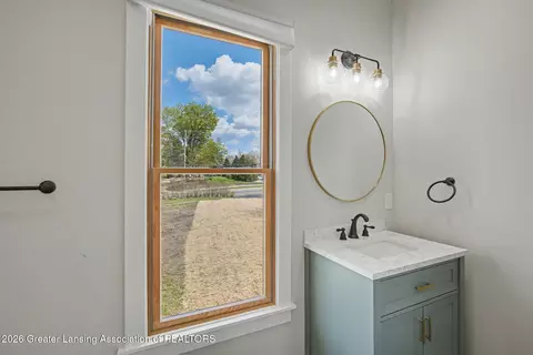 Bath - 652 E Jefferson St, Grand Ledge, MI 48837 photo 1 of 8
