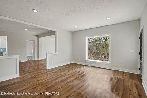 Living - 652 E Jefferson St, Grand Ledge, MI 48837 photo 4 of 5