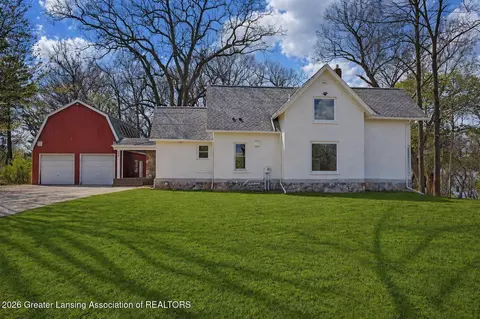 652 E Jefferson St, Grand Ledge, MI 48837