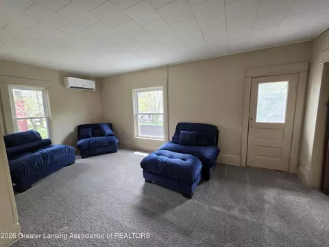 Living - 819 Eureka St, Lansing, MI 48912 photo 3 of 3