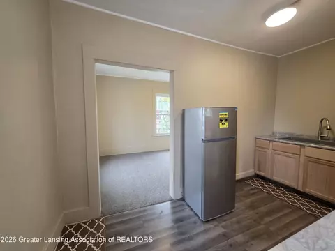 Entry Way - 819 Eureka St, Lansing, MI 48912 photo 1 of 2