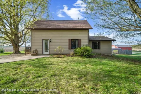 Exterior - 5120 W Humphrey Rd, Ithaca, MI 48847 photo 2 of 11