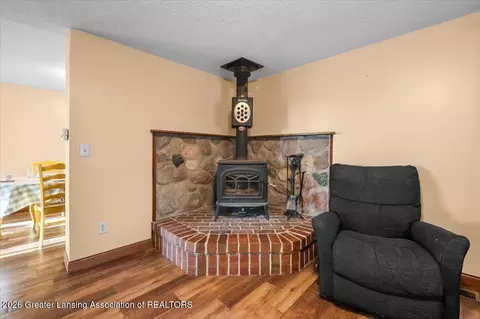 Living - 5120 W Humphrey Rd, Ithaca, MI 48847 photo 2 of 3