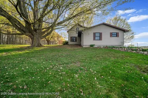 Exterior - 5120 W Humphrey Rd, Ithaca, MI 48847 photo 5 of 11