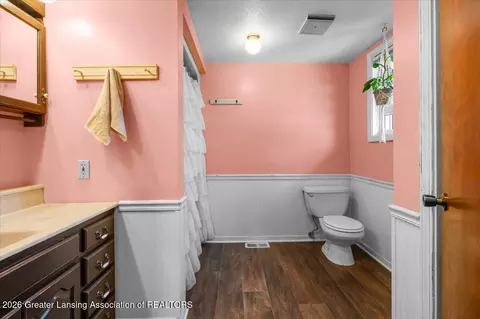 Bath - 5120 W Humphrey Rd, Ithaca, MI 48847 photo 1 of 2