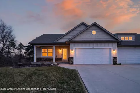 1956 Aspen Valley Ln, Ionia, MI 48846