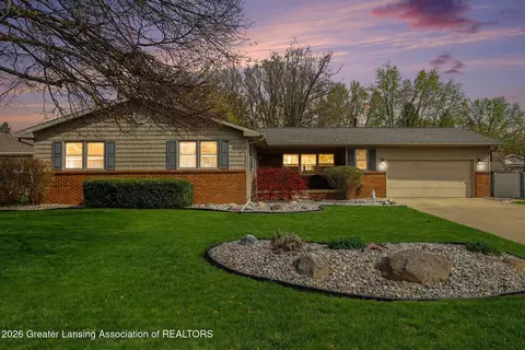 104 Rex St, Saint Johns, MI 48879