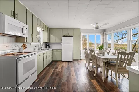 Kitchen - 7008 E Maple Rapids Rd, Elsie, MI 48831 photo 1 of 1