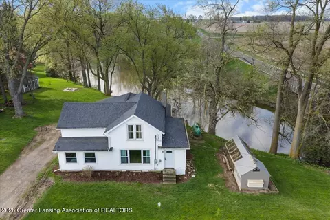 7008 E Maple Rapids Rd, Elsie, MI 48831