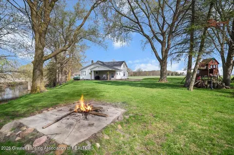 Exterior - 7008 E Maple Rapids Rd, Elsie, MI 48831 photo 10 of 11