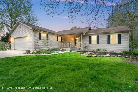 1173 Russell Lea Dr, Charlotte, MI 48813