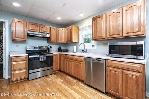 Kitchen - 3129 Cedarbrook Ave, Lansing, MI 48910 photo 1 of 3