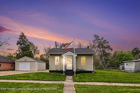 109 Lewis St, Saint Johns, MI 48879
