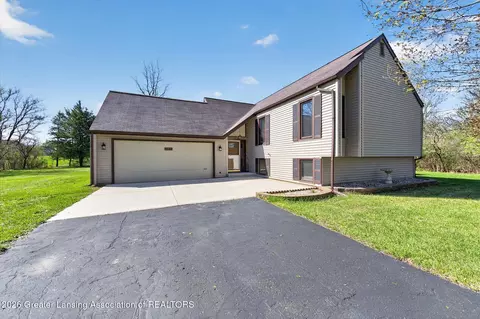Exterior - 5126 Sleight Rd, Bath, MI 48808 photo 4 of 12