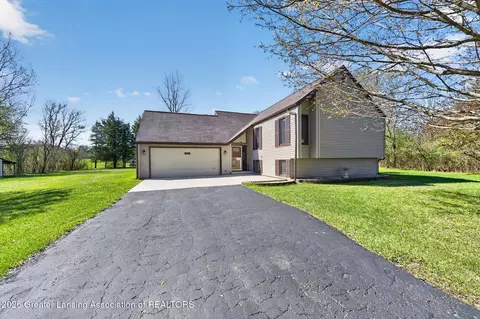 Exterior - 5126 Sleight Rd, Bath, MI 48808 photo 3 of 12